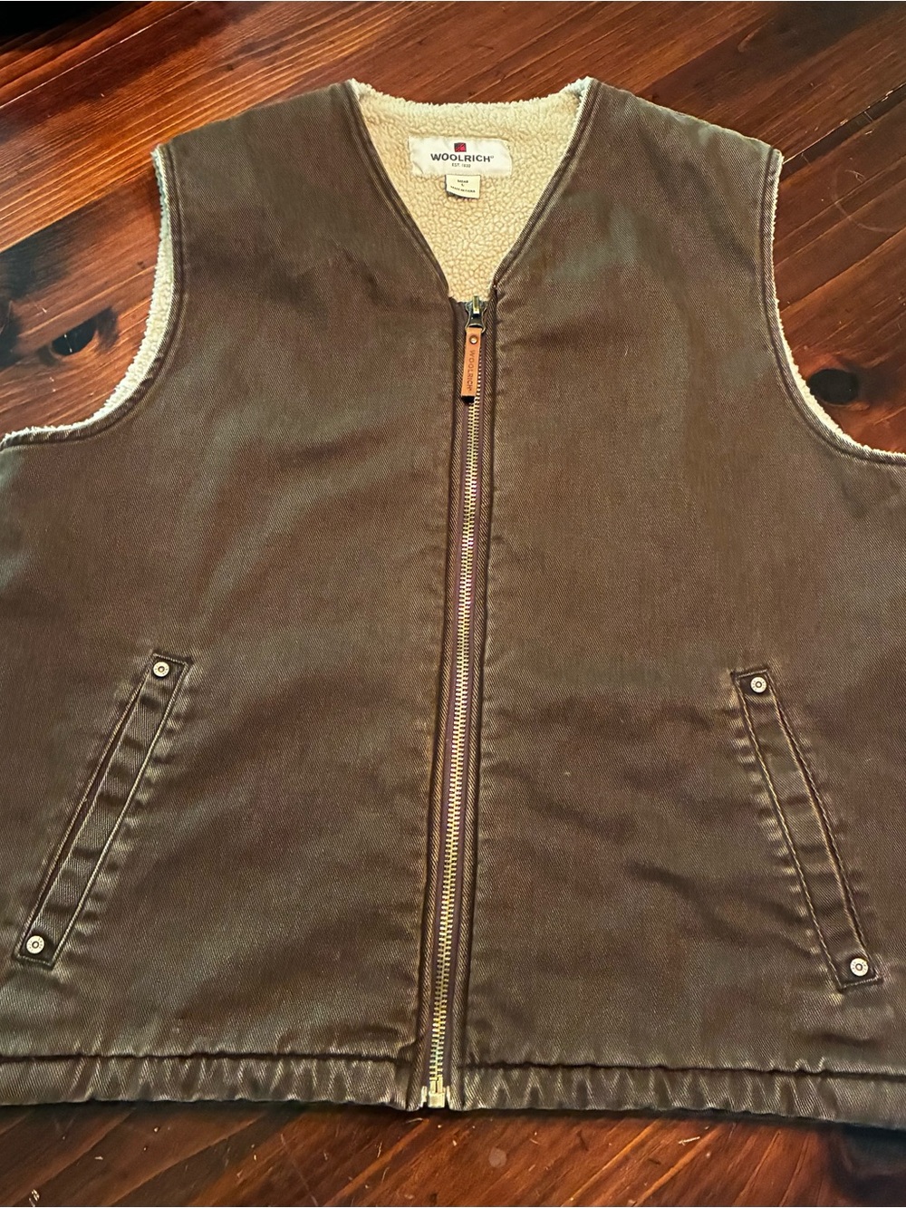 Woolrich Men's Dark Brown Canvas Vest with Cream Sherpa Lining
